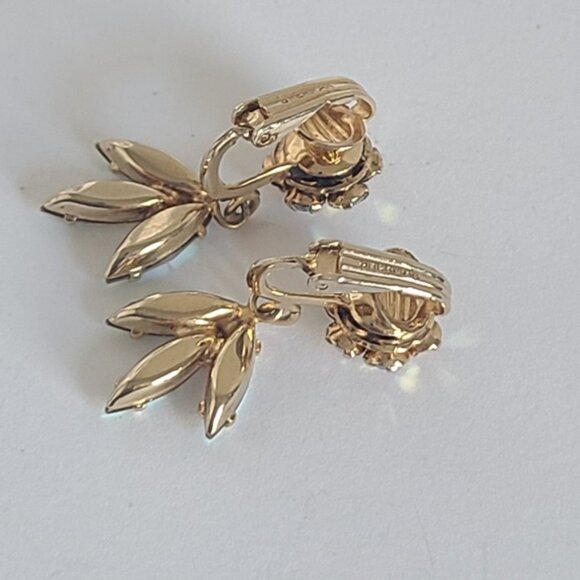 Vintage SHERMAN Aurora Borealis Crystal Gold Flower Drop Dangle Clip-On Earrings - Picture 3 of 13